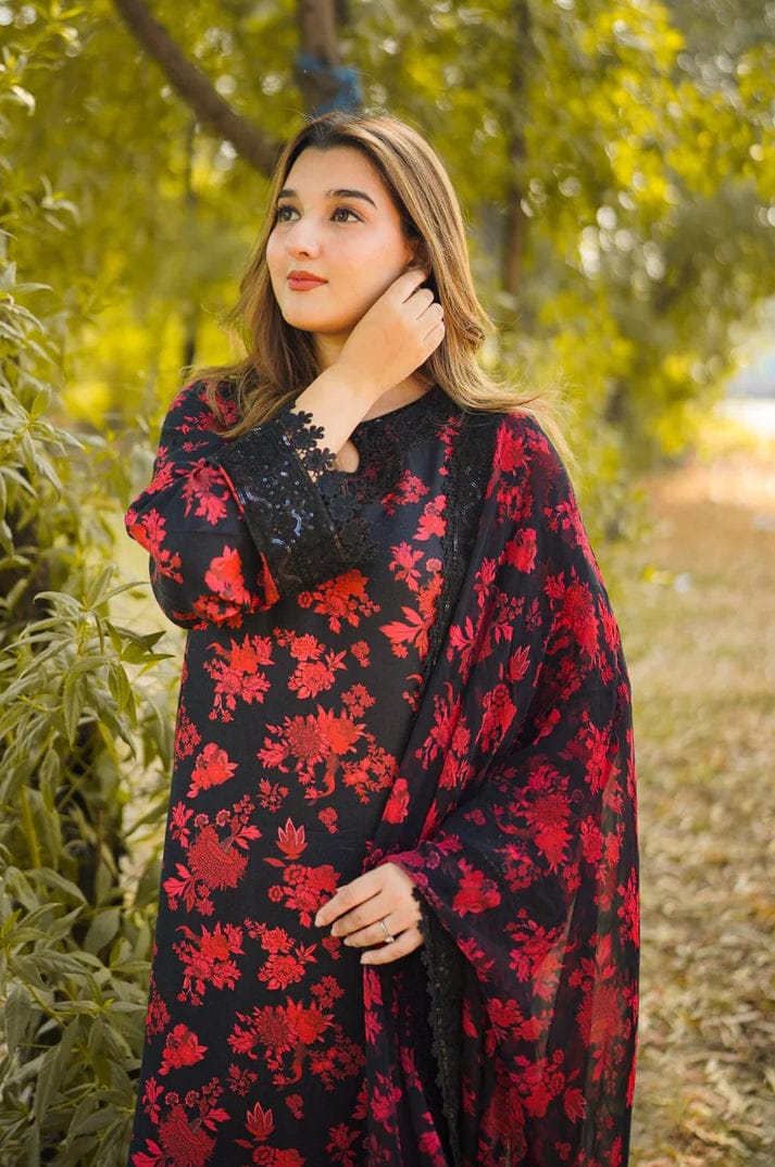 03-Piece Printed Lawn Suit With Chiffon Dupatta | Ready To Wear