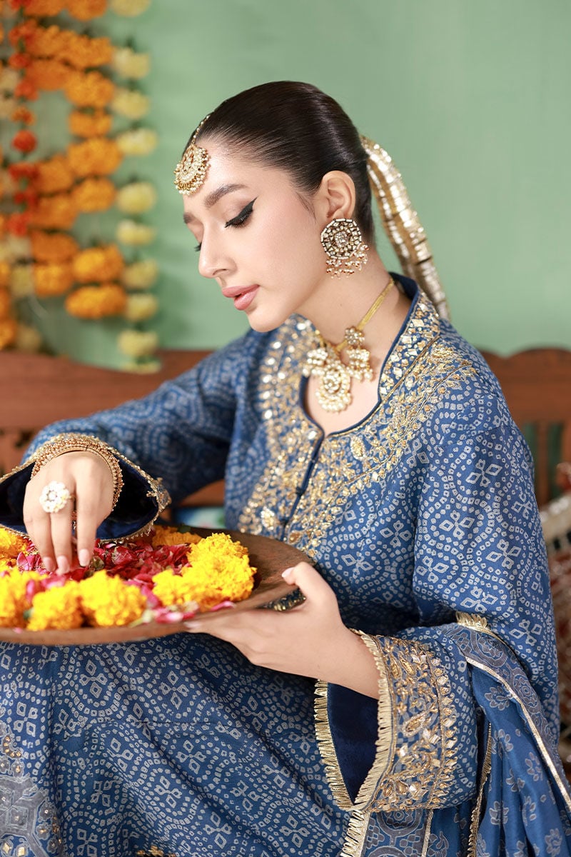 03-Piece Lawn Suit With Embroidery - Ready To Wear