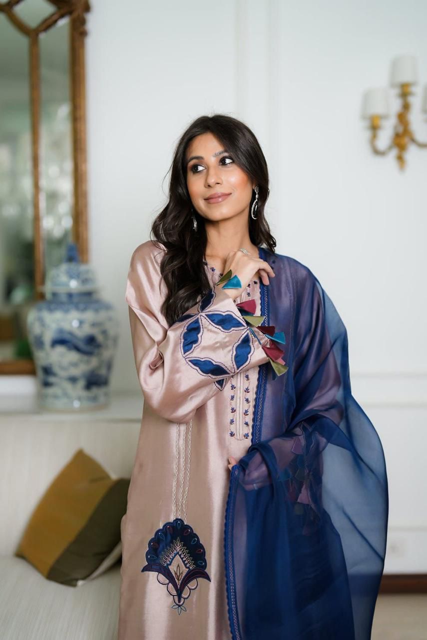 03-Piece Embroidered Lawn Suit With Chiffon Dupatta | Ready To Wear