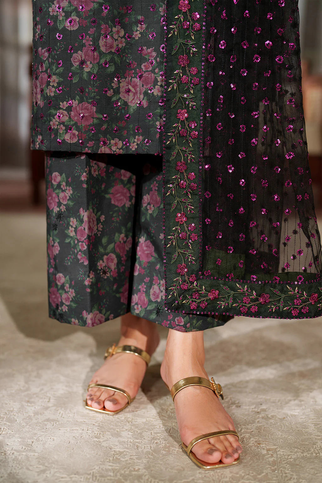 03-Piece Printed Lawn Suit With Embroidery - Ready To Wear