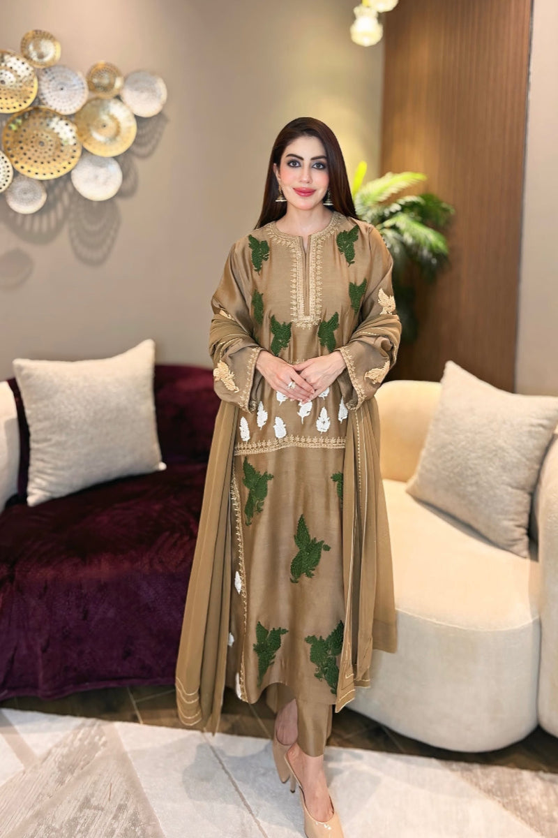 03 Piece Embroidered Dhanak Suit - Ready To Wear