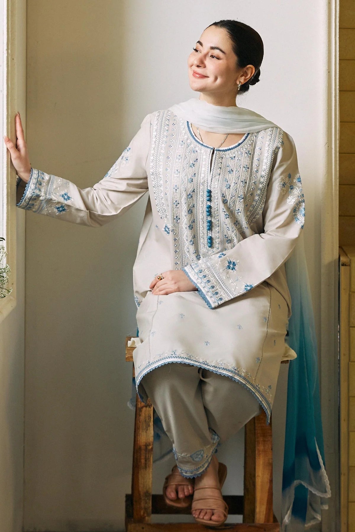 03-Piece Lawn Suit With Heavy Thread Embroidery - Ready To Wear
