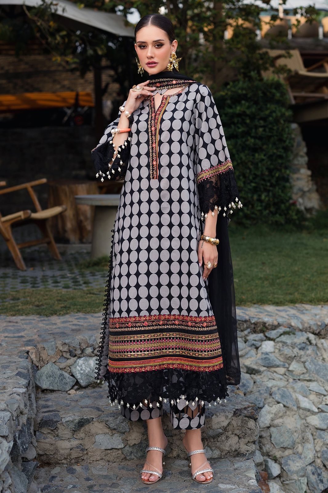 3 Piece Stitched Luxury Lawn Suit - Ready To Wear