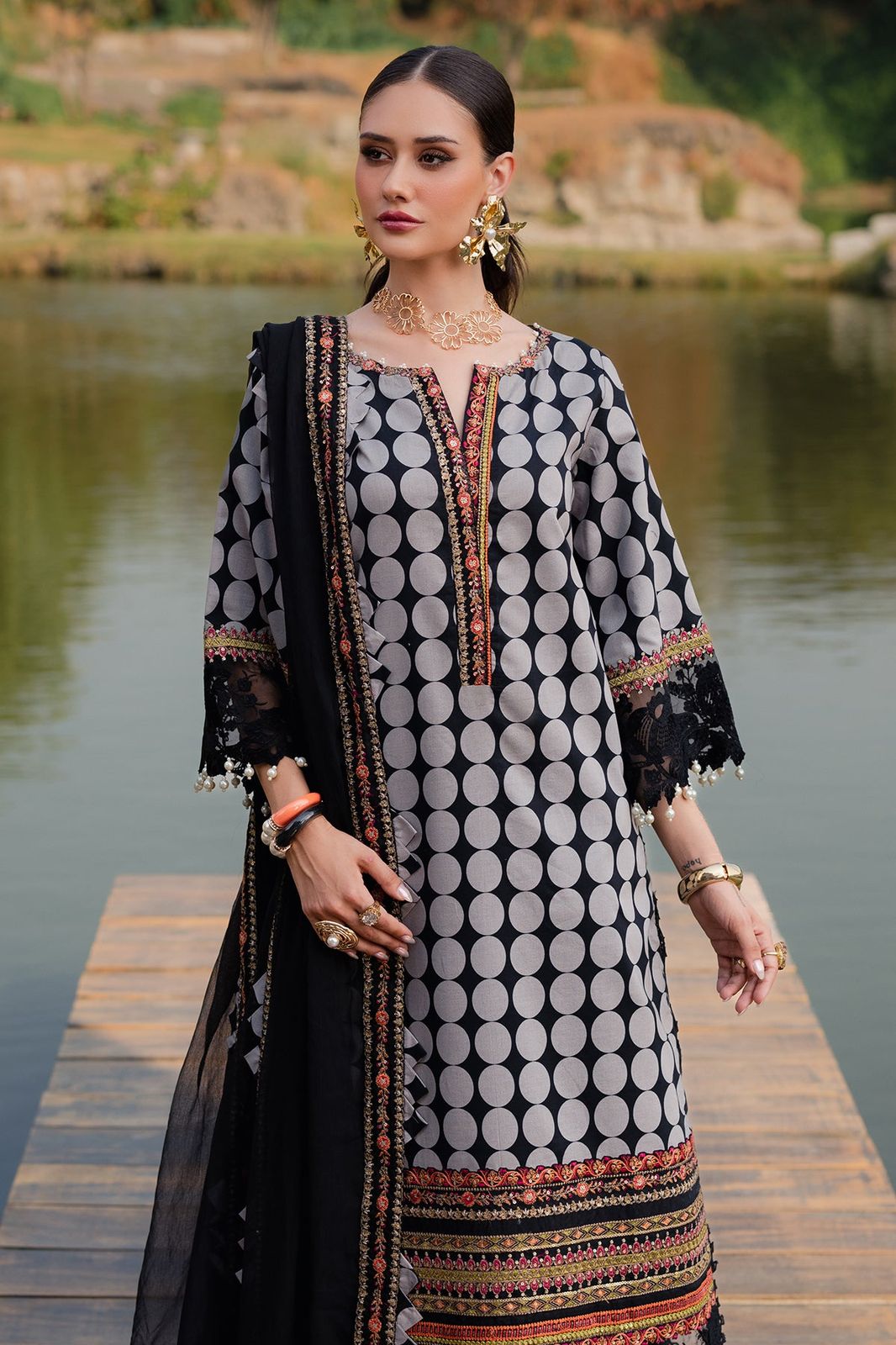 3 Piece Stitched Luxury Lawn Suit - Ready To Wear