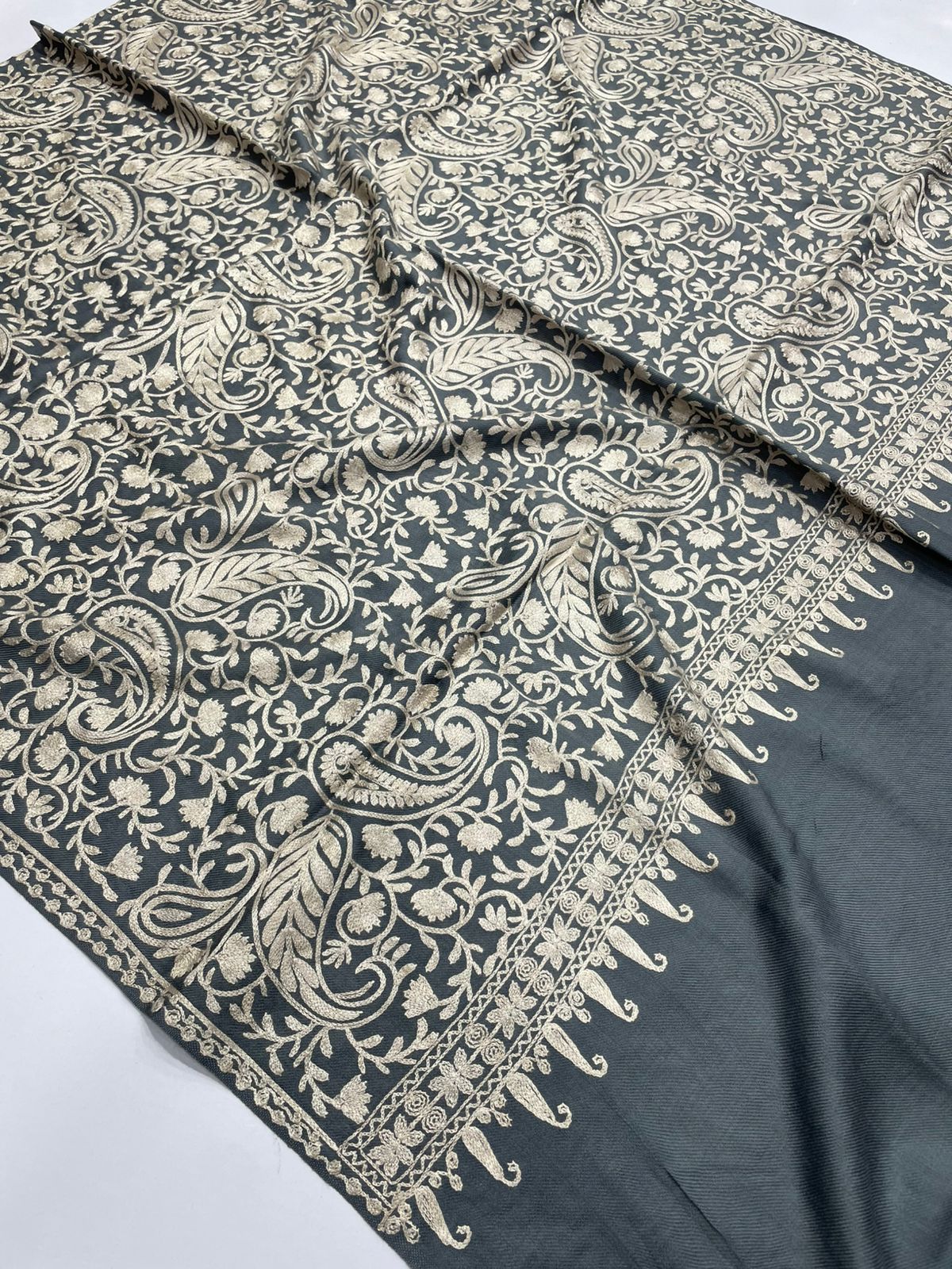 Fine Pashmina Kashmiri Embroidery Shawl