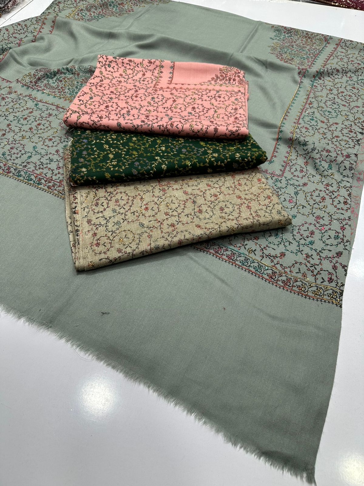 Fine Pashmina Kashmiri Embroidery Shawl