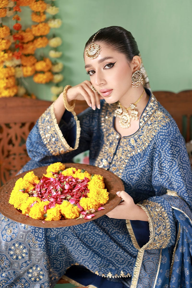 03-Piece Lawn Suit With Embroidery - Ready To Wear