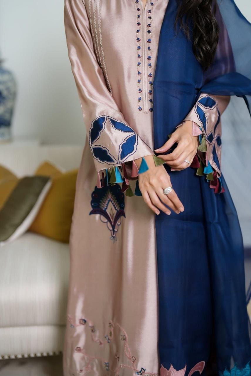 03-Piece Embroidered Lawn Suit With Chiffon Dupatta | Ready To Wear