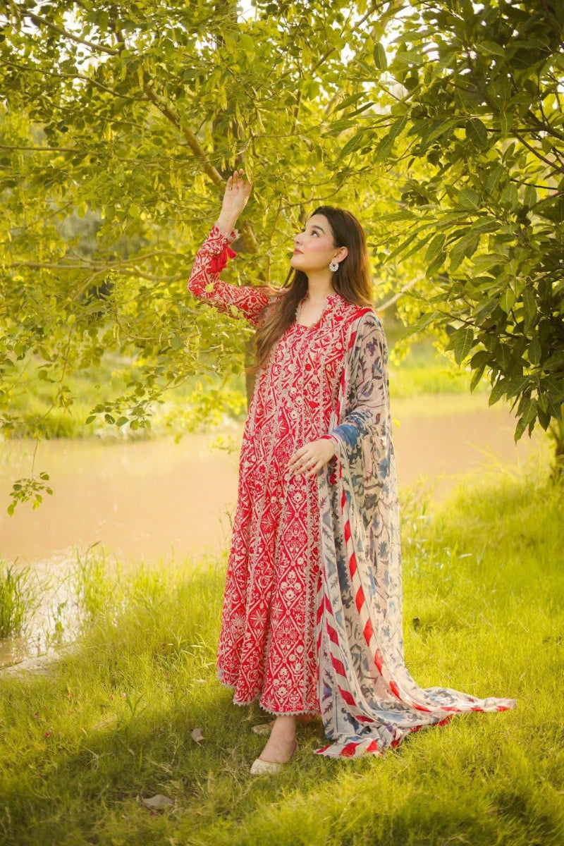 03-Piece Printed Lawn Suit With Chiffon Dupatta | Ready To Wear