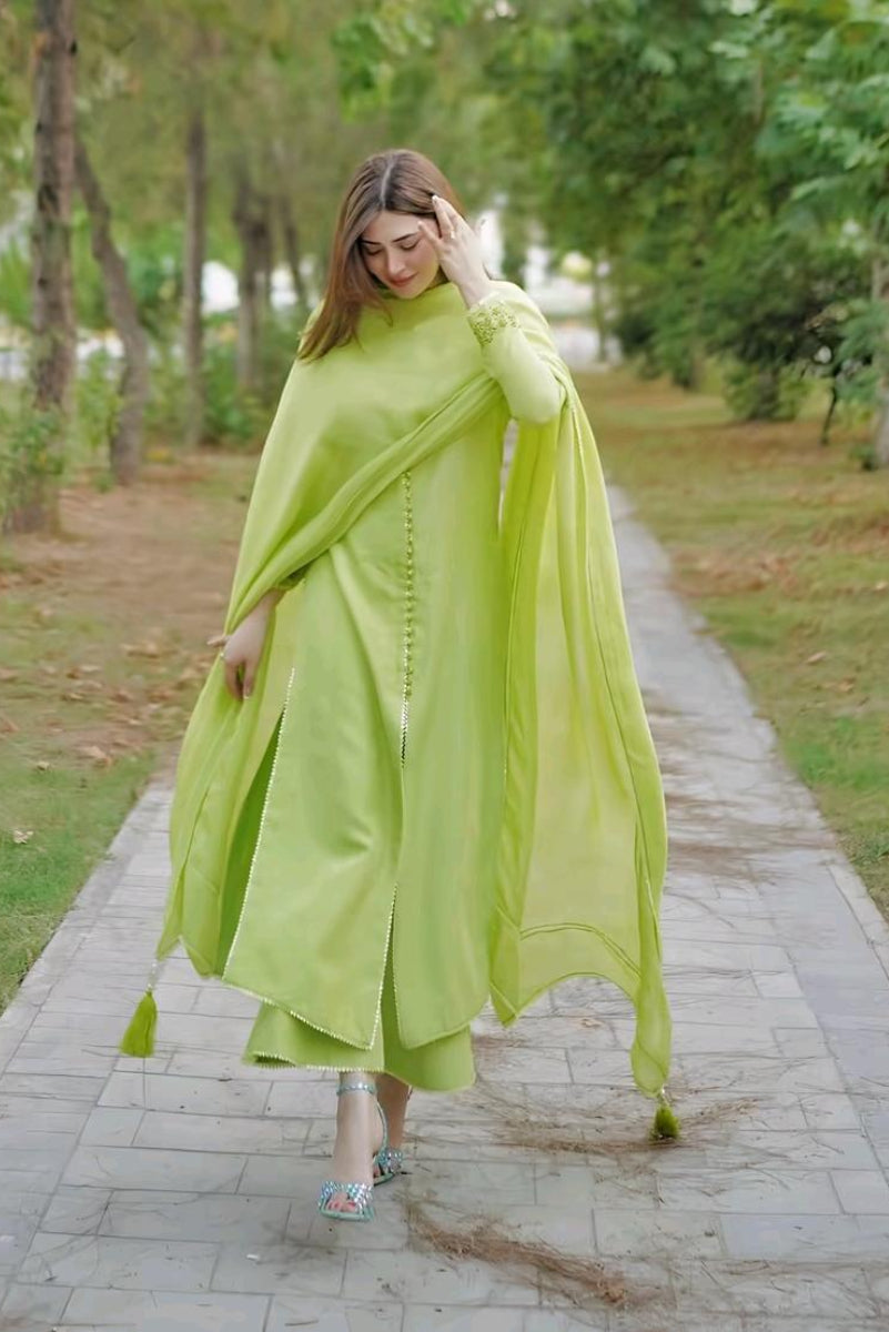 03-Piece Lawn Suit With Chiffon Dupatta | Ready To Wear